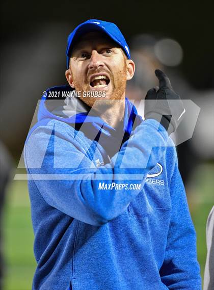 Thumbnail 2 in Daingerfield vs. West Rusk (UIL 3A Region Semifinal Playoff) photogallery.