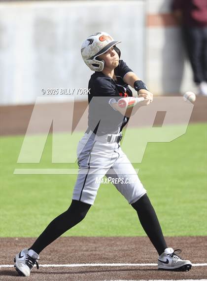 Thumbnail 2 in Grand Saline vs Athens photogallery.