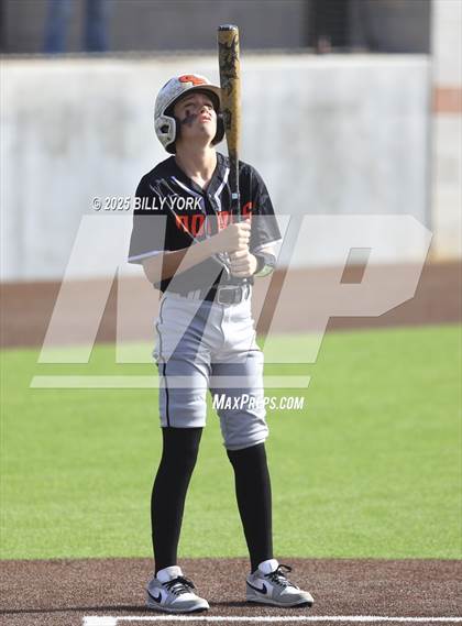 Thumbnail 2 in Grand Saline vs Athens photogallery.