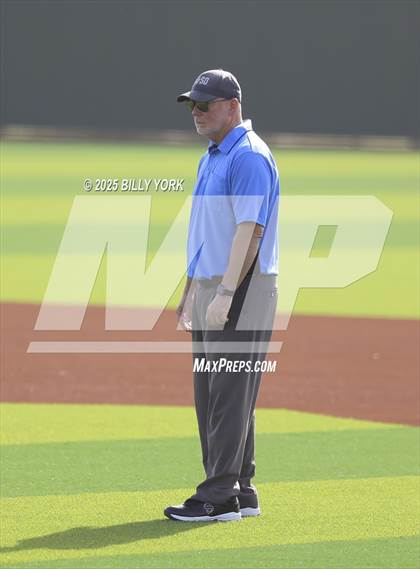 Thumbnail 1 in Grand Saline vs Athens photogallery.
