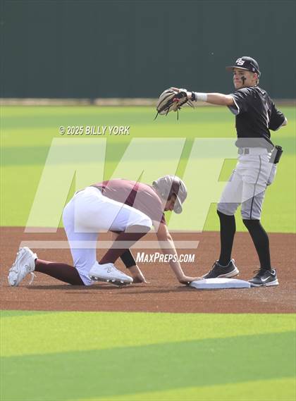 Thumbnail 1 in Grand Saline vs Athens photogallery.