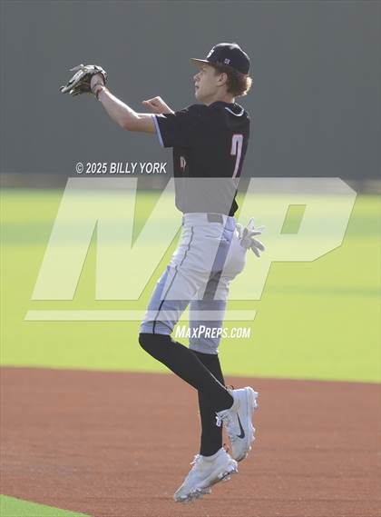 Thumbnail 1 in Grand Saline vs Athens photogallery.