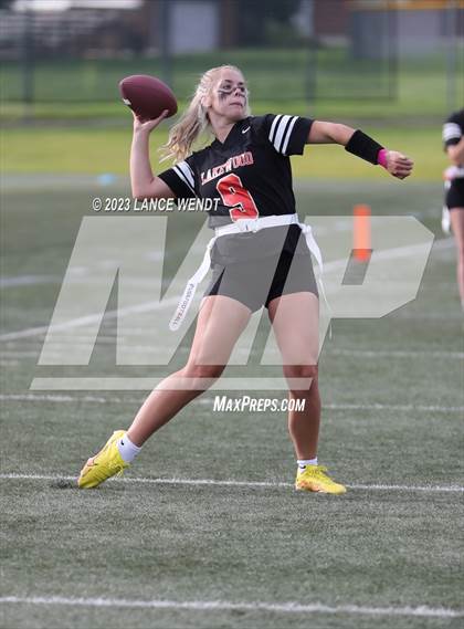 Thumbnail 3 in Lakewood vs ThunderRidge photogallery.