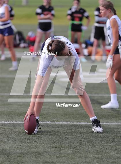 Thumbnail 3 in Lakewood vs ThunderRidge photogallery.