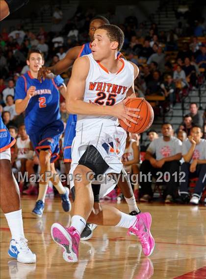 Thumbnail 2 in Whitney Young vs. Bishop Gorman (Nike Extravaganza) photogallery.