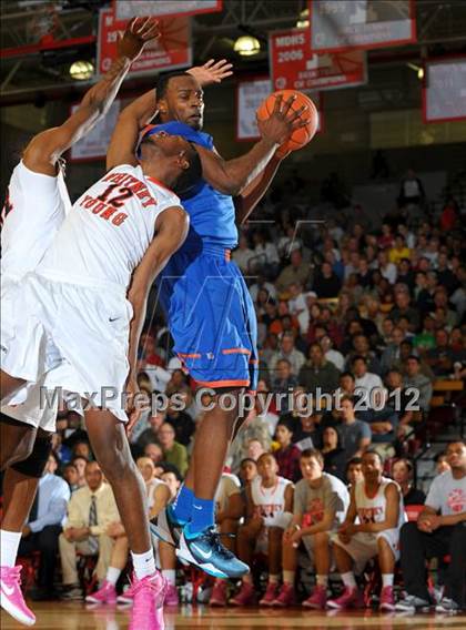 Thumbnail 1 in Whitney Young vs. Bishop Gorman (Nike Extravaganza) photogallery.