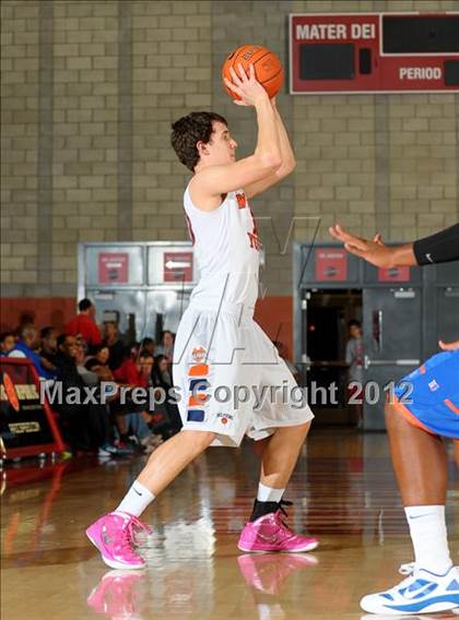 Thumbnail 3 in Whitney Young vs. Bishop Gorman (Nike Extravaganza) photogallery.