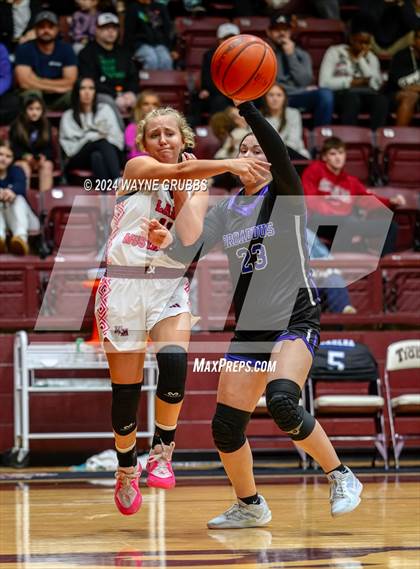 Thumbnail 2 in Broaddus vs. Martins Mill (Tenaha ISD Holiday Hoops) photogallery.