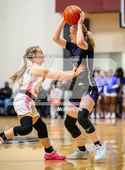 Thumbnail 1 in Broaddus vs. Martins Mill (Tenaha ISD Holiday Hoops) photogallery.