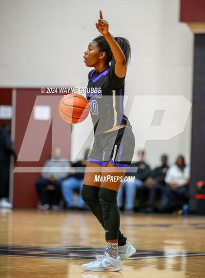 Thumbnail 2 in Broaddus vs. Martins Mill (Tenaha ISD Holiday Hoops) photogallery.