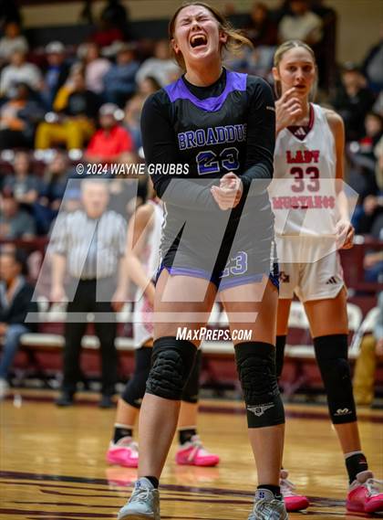Thumbnail 3 in Broaddus vs. Martins Mill (Tenaha ISD Holiday Hoops) photogallery.