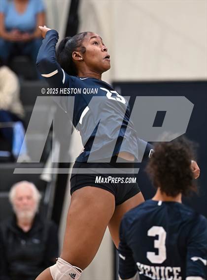 Thumbnail 1 in Venice @ Cypress (CIF State D3 First Round Playoffs) photogallery.