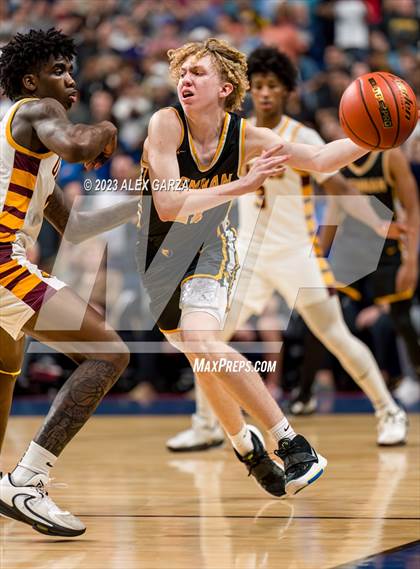 Thumbnail 2 in Beaumont United vs Brennan (UIL 6A Basketball Semifinal) photogallery.