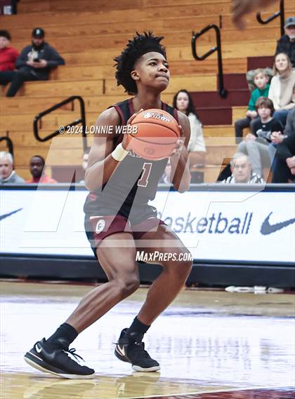 Thumbnail 2 in Bishop O'Connell vs. Cardinal Ritter College Prep (Spalding Hoophall Classic) photogallery.