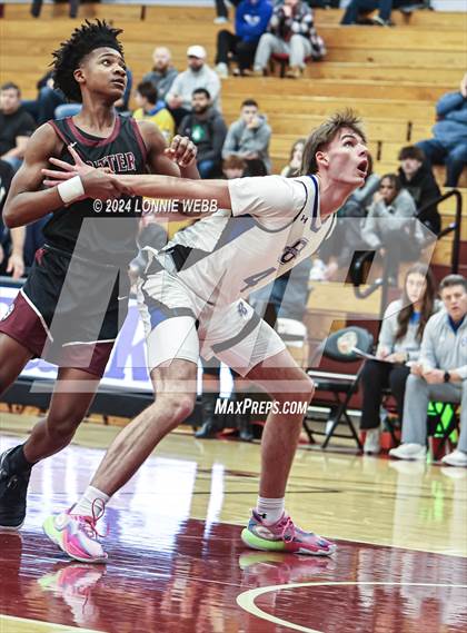 Thumbnail 2 in Bishop O'Connell vs. Cardinal Ritter College Prep (Spalding Hoophall Classic) photogallery.