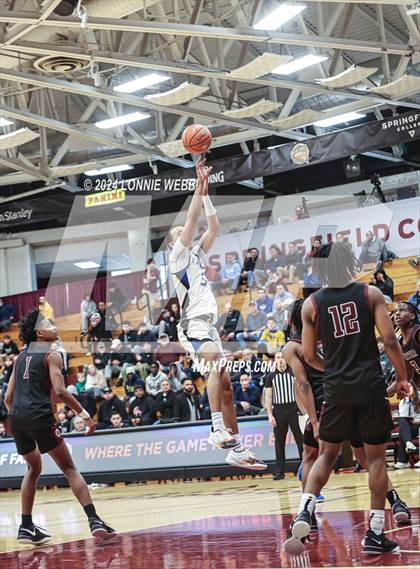Thumbnail 1 in Bishop O'Connell vs. Cardinal Ritter College Prep (Spalding Hoophall Classic) photogallery.
