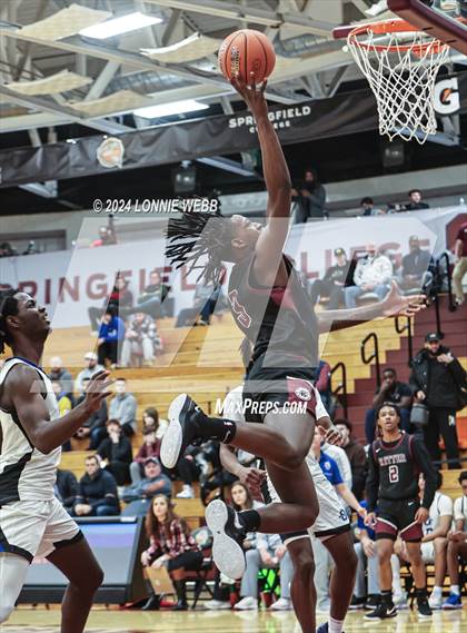 Thumbnail 2 in Bishop O'Connell vs. Cardinal Ritter College Prep (Spalding Hoophall Classic) photogallery.
