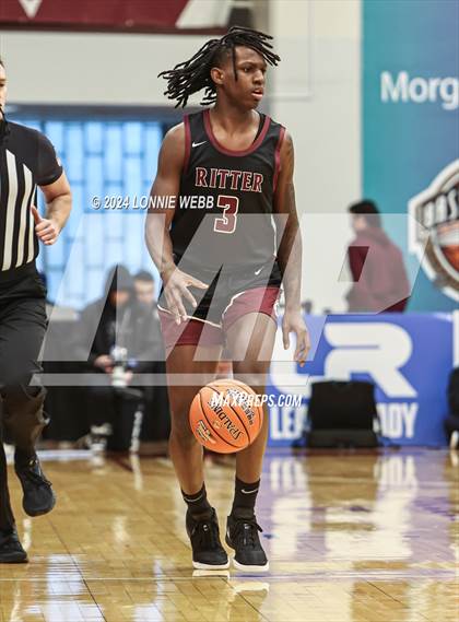 Thumbnail 1 in Bishop O'Connell vs. Cardinal Ritter College Prep (Spalding Hoophall Classic) photogallery.