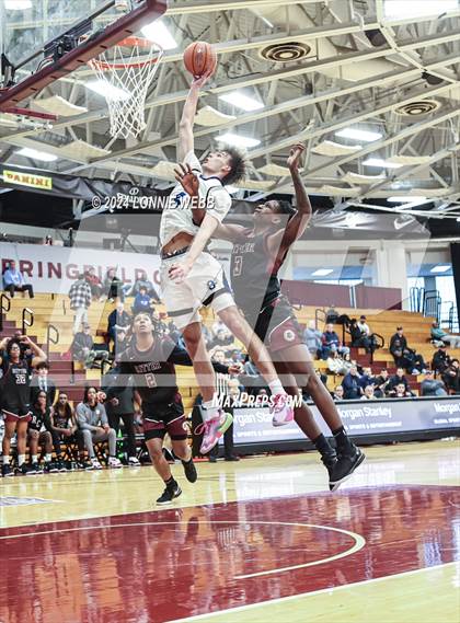 Thumbnail 3 in Bishop O'Connell vs. Cardinal Ritter College Prep (Spalding Hoophall Classic) photogallery.