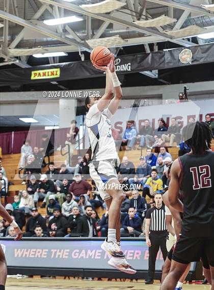 Thumbnail 3 in Bishop O'Connell vs. Cardinal Ritter College Prep (Spalding Hoophall Classic) photogallery.