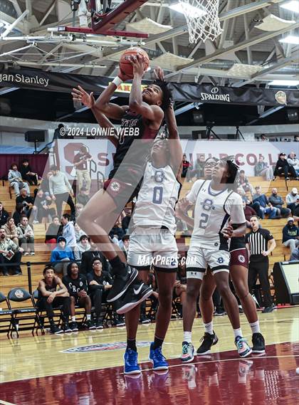 Thumbnail 3 in Bishop O'Connell vs. Cardinal Ritter College Prep (Spalding Hoophall Classic) photogallery.