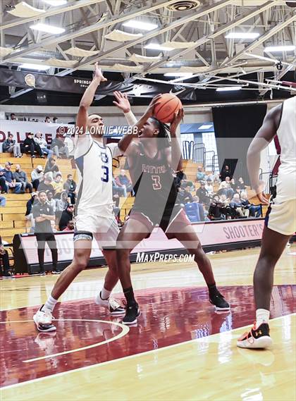 Thumbnail 2 in Bishop O'Connell vs. Cardinal Ritter College Prep (Spalding Hoophall Classic) photogallery.