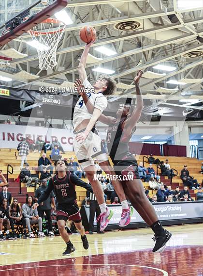 Thumbnail 2 in Bishop O'Connell vs. Cardinal Ritter College Prep (Spalding Hoophall Classic) photogallery.