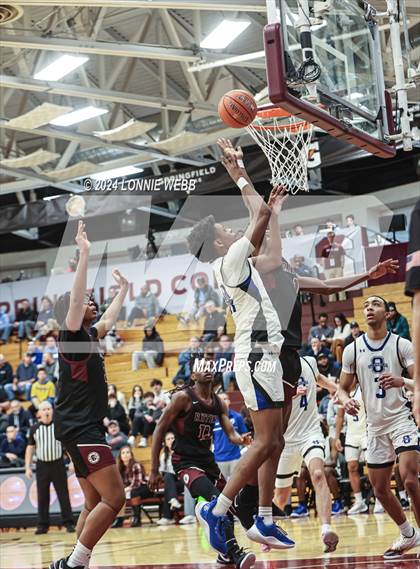 Thumbnail 1 in Bishop O'Connell vs. Cardinal Ritter College Prep (Spalding Hoophall Classic) photogallery.