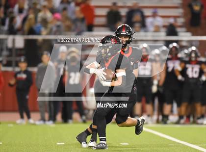 Thumbnail 2 in Shallowater vs. Lamesa (UIL 3A Bi-District Playoff) photogallery.
