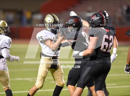 Thumbnail 2 in Shallowater vs. Lamesa (UIL 3A Bi-District Playoff) photogallery.