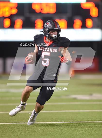 Thumbnail 2 in Shallowater vs. Lamesa (UIL 3A Bi-District Playoff) photogallery.