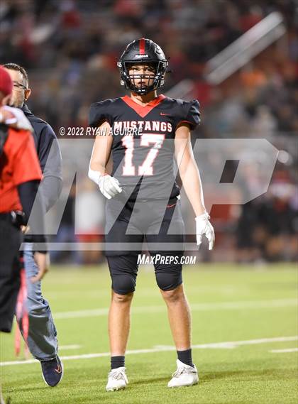Thumbnail 3 in Shallowater vs. Lamesa (UIL 3A Bi-District Playoff) photogallery.