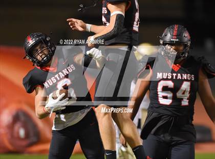 Thumbnail 1 in Shallowater vs. Lamesa (UIL 3A Bi-District Playoff) photogallery.