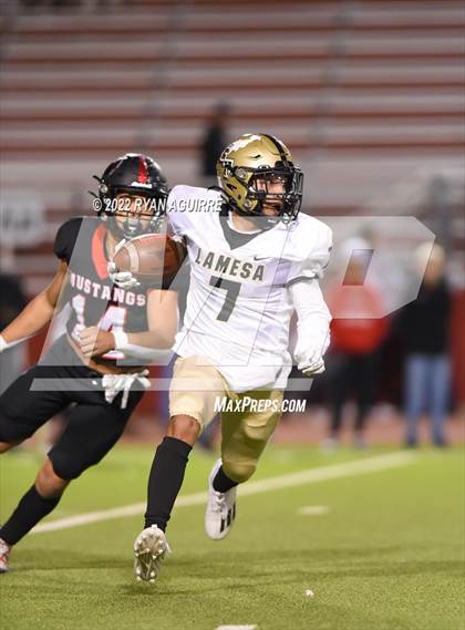 Thumbnail 2 in Shallowater vs. Lamesa (UIL 3A Bi-District Playoff) photogallery.