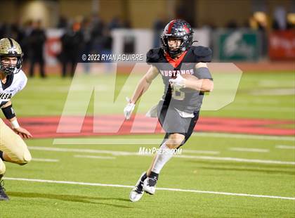 Thumbnail 3 in Shallowater vs. Lamesa (UIL 3A Bi-District Playoff) photogallery.