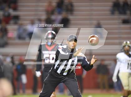 Thumbnail 2 in Shallowater vs. Lamesa (UIL 3A Bi-District Playoff) photogallery.