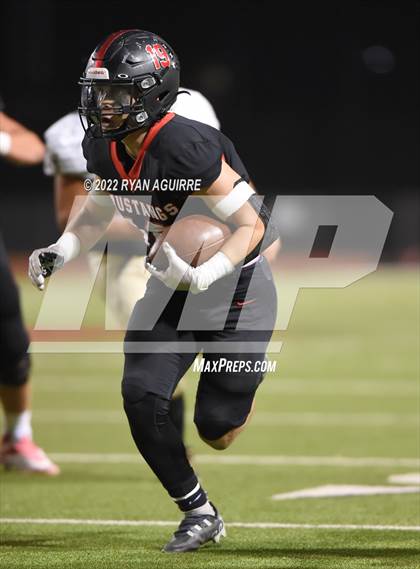 Thumbnail 1 in Shallowater vs. Lamesa (UIL 3A Bi-District Playoff) photogallery.