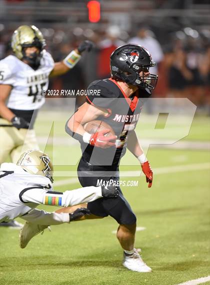 Thumbnail 2 in Shallowater vs. Lamesa (UIL 3A Bi-District Playoff) photogallery.
