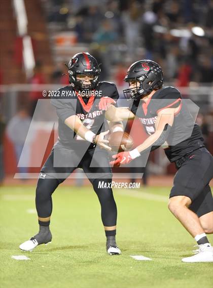 Thumbnail 2 in Shallowater vs. Lamesa (UIL 3A Bi-District Playoff) photogallery.