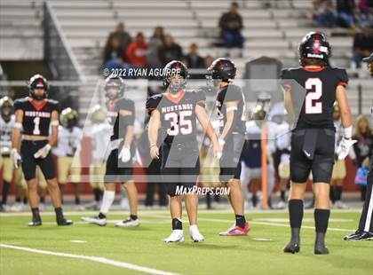 Thumbnail 2 in Shallowater vs. Lamesa (UIL 3A Bi-District Playoff) photogallery.