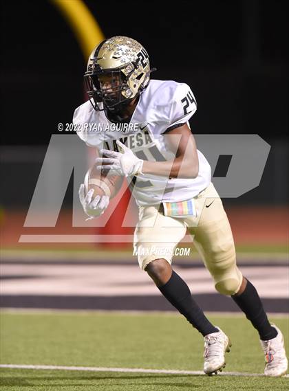 Thumbnail 2 in Shallowater vs. Lamesa (UIL 3A Bi-District Playoff) photogallery.