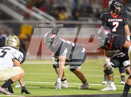 Thumbnail 3 in Shallowater vs. Lamesa (UIL 3A Bi-District Playoff) photogallery.