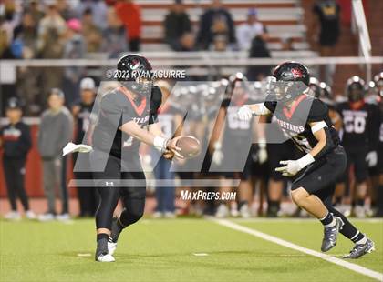 Thumbnail 1 in Shallowater vs. Lamesa (UIL 3A Bi-District Playoff) photogallery.