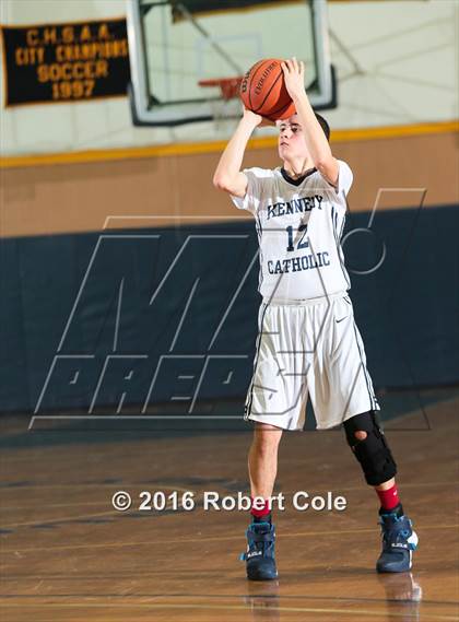 Thumbnail 3 in Kennedy Catholic vs. St. Joseph-by-the-Sea photogallery.