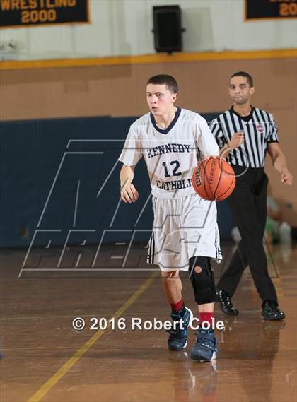Thumbnail 3 in Kennedy Catholic vs. St. Joseph-by-the-Sea photogallery.