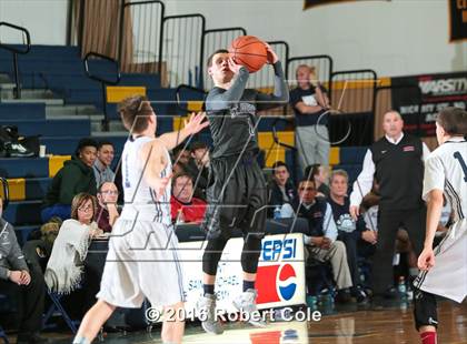 Thumbnail 2 in Kennedy Catholic vs. St. Joseph-by-the-Sea photogallery.