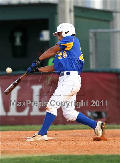 Thumbnail 2 in Spring vs Channelview (Gary Herrington Invitational) photogallery.