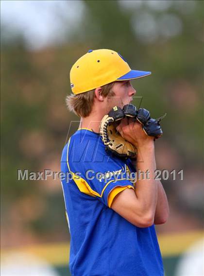 Thumbnail 2 in Spring vs Channelview (Gary Herrington Invitational) photogallery.