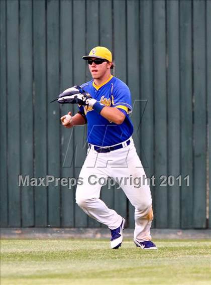 Thumbnail 1 in Spring vs Channelview (Gary Herrington Invitational) photogallery.