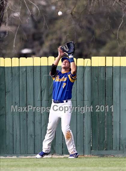 Thumbnail 2 in Spring vs Channelview (Gary Herrington Invitational) photogallery.